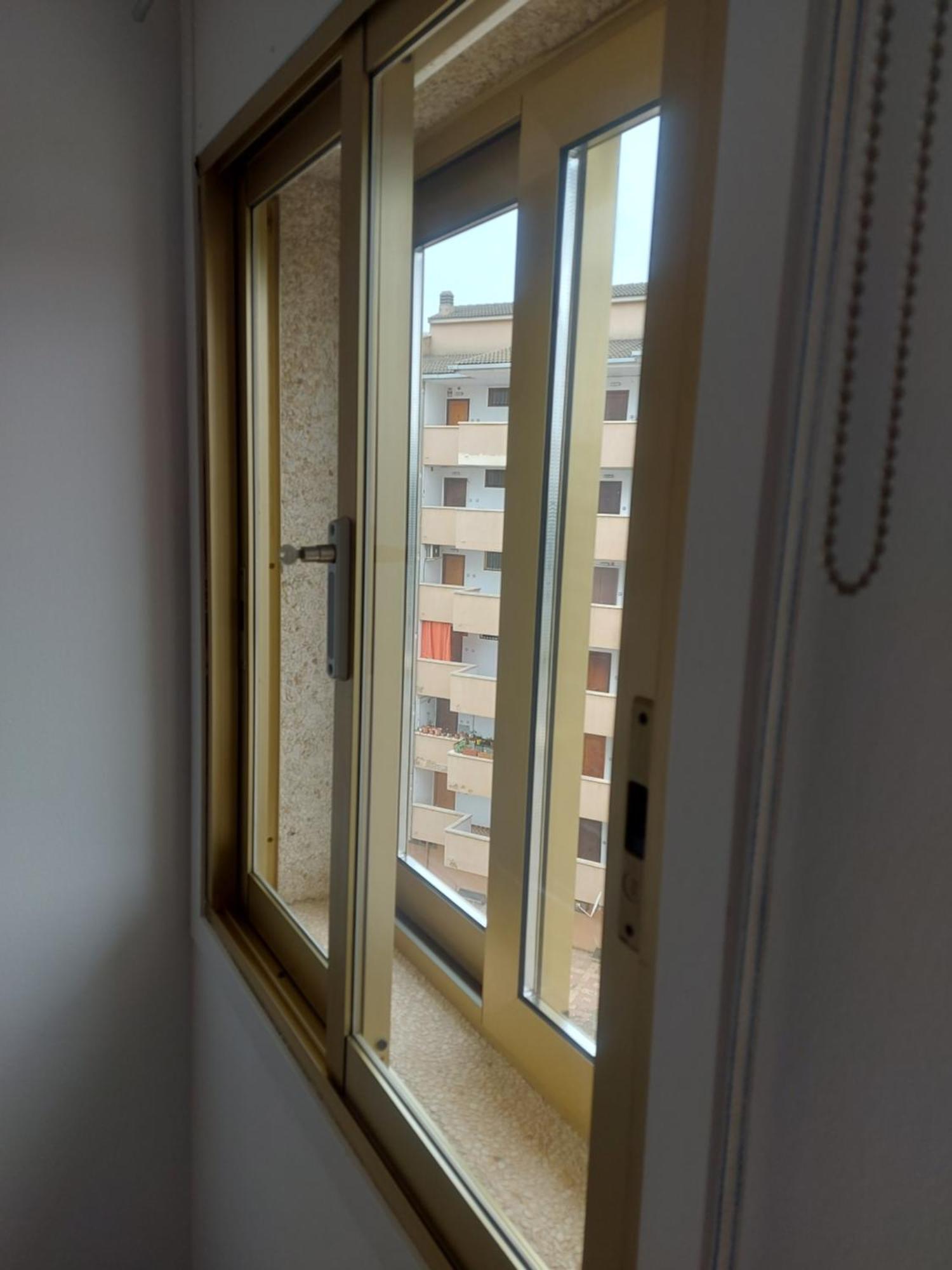Apartamentos Ct Салоу Экстерьер фото